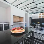 Villa Todi With Private Heated Pool & Wellness *