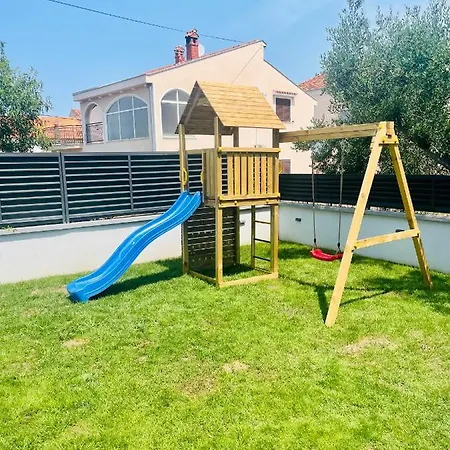 Todi With Private Heated Pool & Wellness * זאדאר
