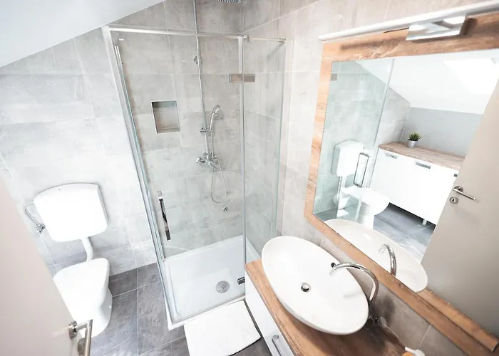 Todi With Private Heated Pool & Wellness