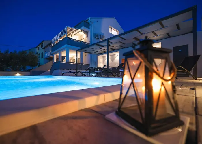 Willa Todi With Private Heated Pool & Wellness Zadar