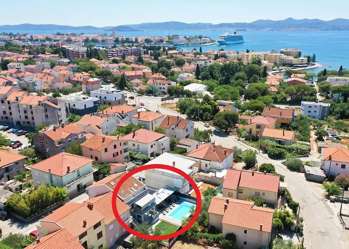 Todi With Private Heated Pool & Wellness *