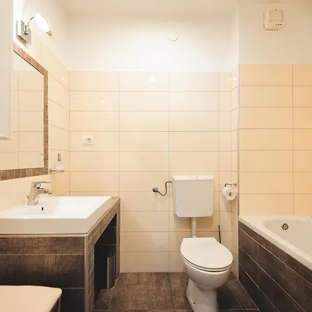 Todi With Private Heated Pool & Wellness Vila *